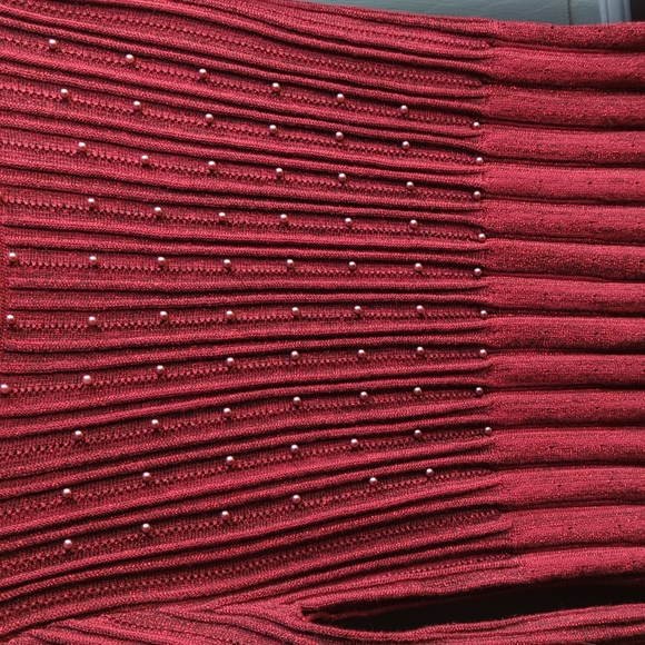 Skye's The Limit Sweater - Picture 2 of 7